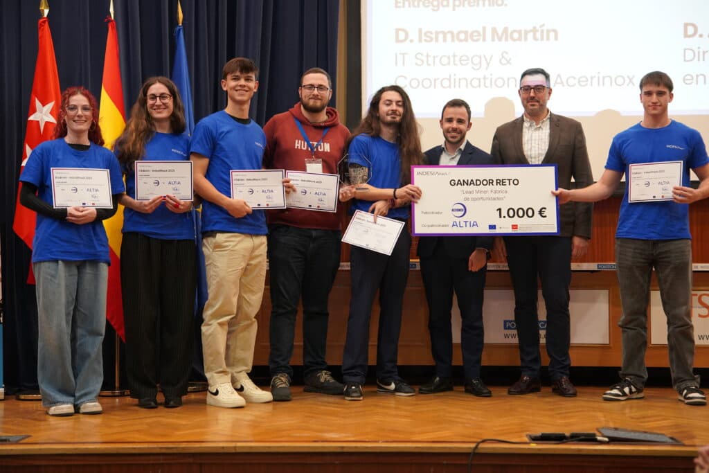 Equipo ganador del reto de Acerinox + Altia