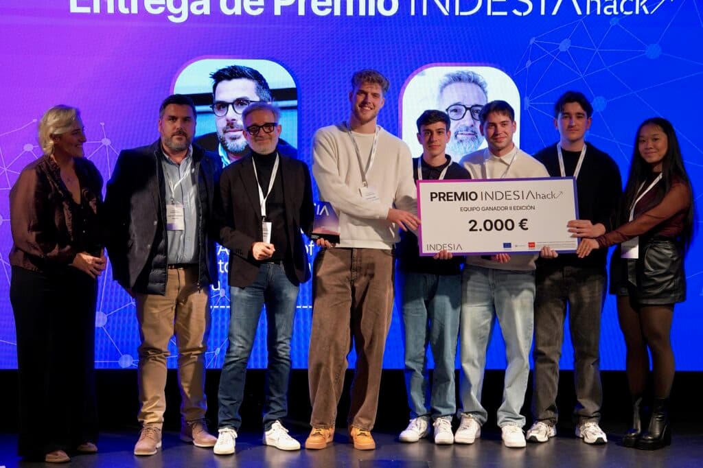 Equipo ganador del Premio IndesIAhack 2025