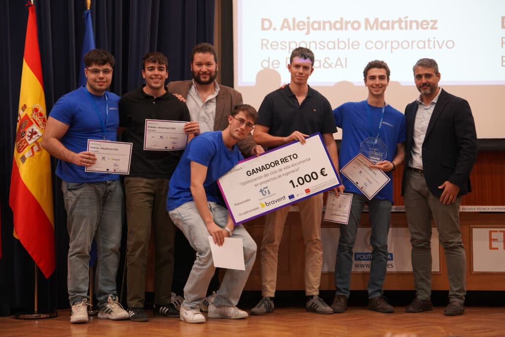 Equipo ganador del reto de Técnicas Reunidas + Bravent